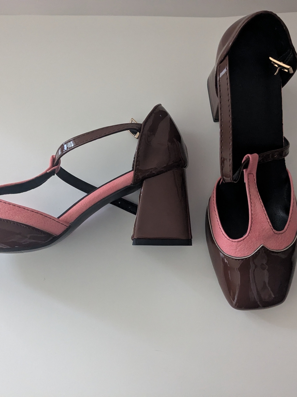 Women’s 7.5 Retro Brown Patent & Coral Block Heels